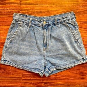 American Eagle Light Blue High Waist Stretch Cuffed Mom Jean Shorts Size 8 Boho